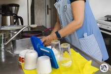 Aide familiale - Que peut faire l'aide familiale ? Entretenir la cuisine et faire la vaisselle