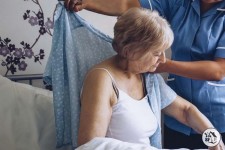 Aide familiale - Aider les personnes en difficulté de mouvement ou invalide pour leur toilette quotidienne