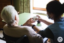 Aide familiale  Charleroi - Soutenir et vailler au bien-être des bénéficaires par l'écoute et une présence attentive