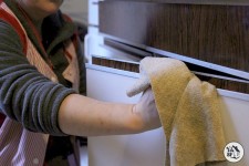 Aide-ménagère sociale Charleroi - Entretien et nettoyage du mobilier de la cuisine